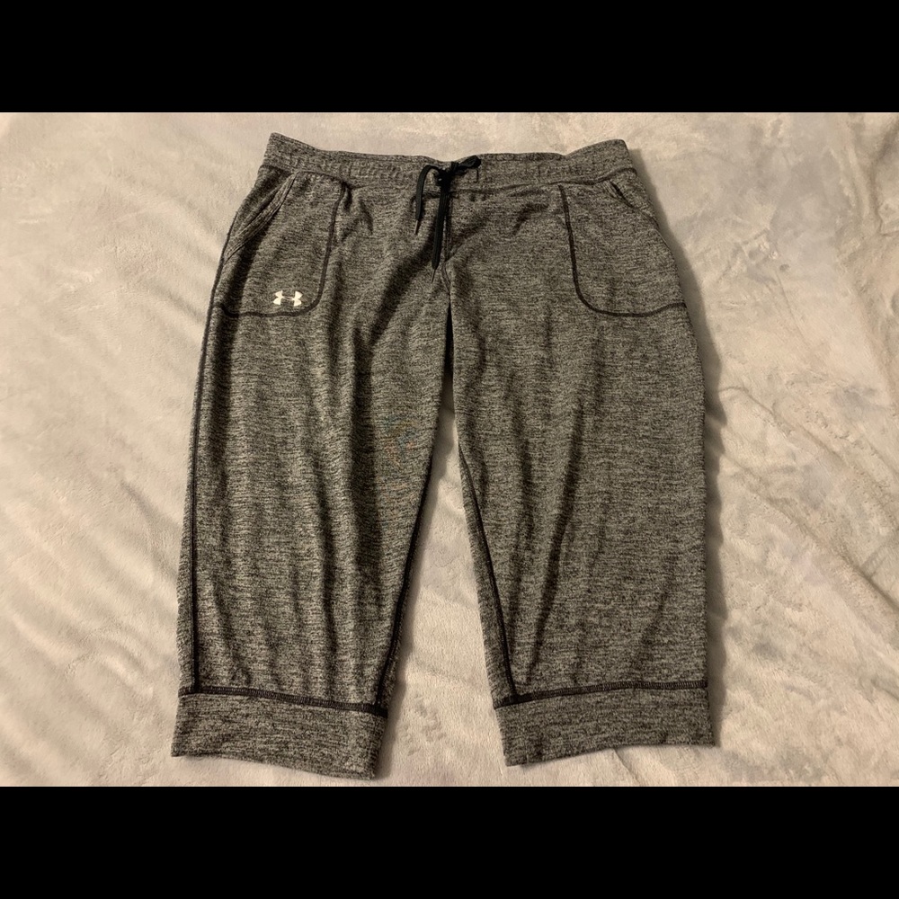 Women’s Under Armour jogger capris